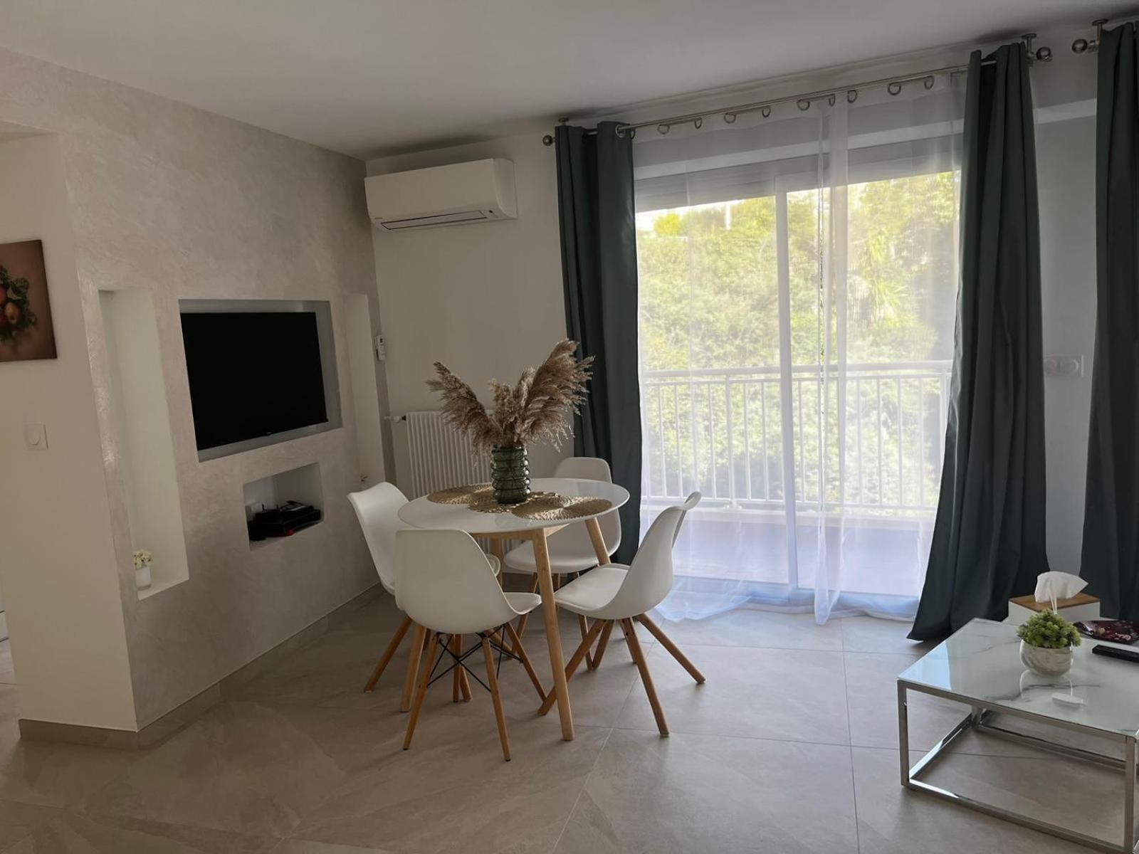 Charmant Studio - Centre Ville De Cannes Esterno foto